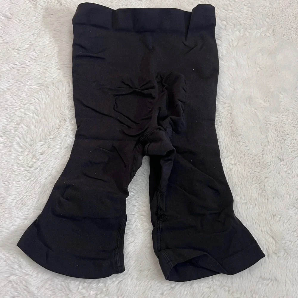 SKIMS Women's Sculpt Short Mid Thigh Open Gusset Onyx Black SH-MTS-0602 Size S/M